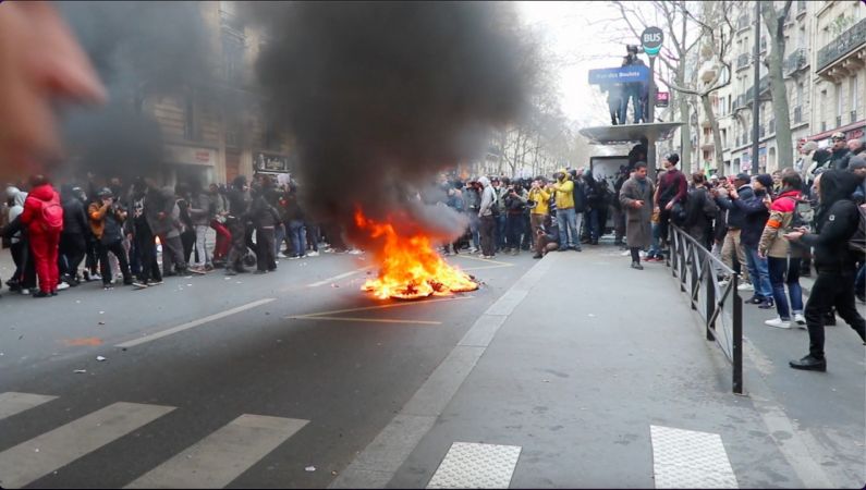 Fransa’da emeklilik reformuna karşı protestolar sürüyor: 27 gözaltı