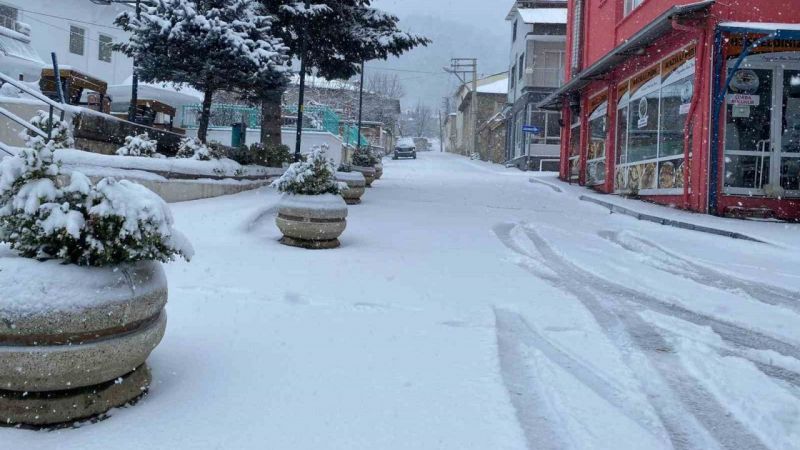 Yurdun birçok şehrinde kar yağıyor