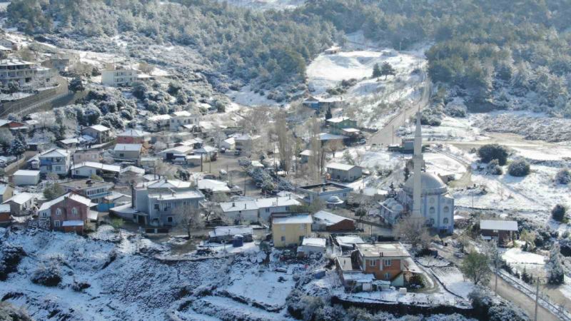 İzmirlilere kar sürprizi