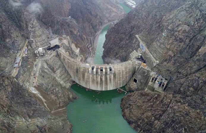 Yusufeli Barajı’nda su seviyesi 90 metreyi aştı