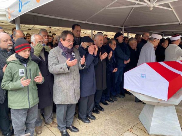 Hayatını kaybeden Ersin Arıoğlu Üsküdar’da son yolculuğuna uğurlandı