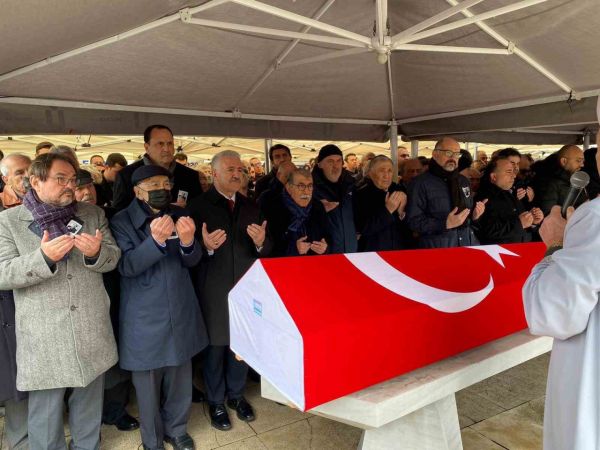 Hayatını kaybeden Ersin Arıoğlu Üsküdar’da son yolculuğuna uğurlandı