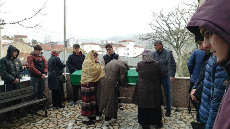 Zonguldak'ta oğlu tarafından öldürülen Ahmet Demirci son yolculuğuna uğurlandı