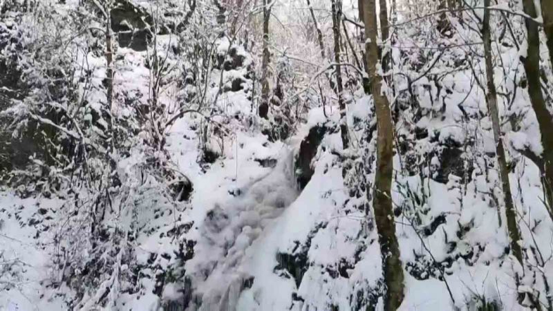 Hava sıcaklığı -5’in altında ölçüldü: O şelale kısmen dondu