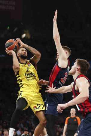 Fenerbahçe Beko, Cazoo Baskonia'ya kaybetti
