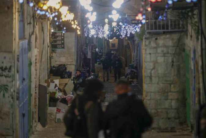 İsrail güçleri, Mescid-i Aksa’nın girişinde bir Filistinliyi öldürdü