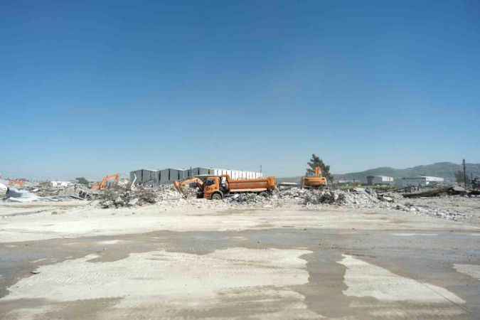 40 yıllık emekleri 40 saniyede enkaz oldu