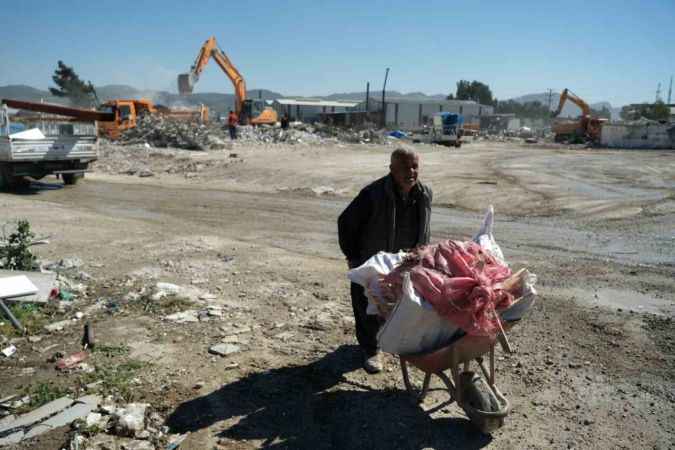 40 yıllık emekleri 40 saniyede enkaz oldu