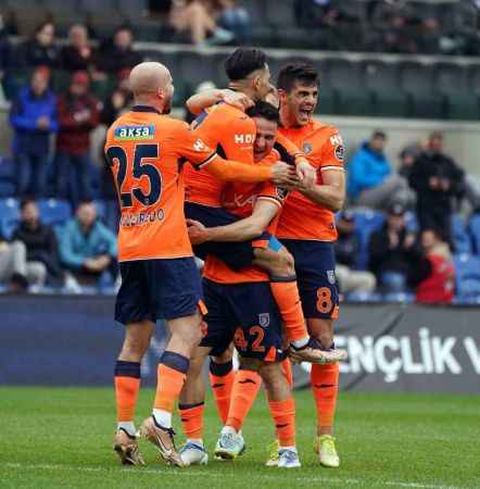 Medipol Başakşehir beş maç sonra kazandı