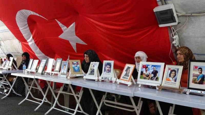 Evlat nöbetindeki aileler, HDP’lilerin kendi çocuklarını dağa götürmeleri çağrısında bulundu