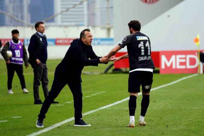 Ümraniyespor ve Konyaspor puanları paylaştı