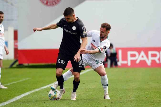 Ümraniyespor ve Konyaspor puanları paylaştı