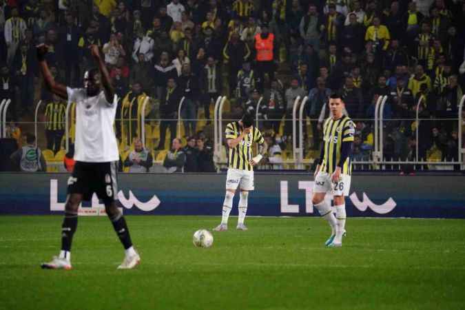 Fenerbahçe, 10 kişi kalan Beşiktaş'a mağlup oldu