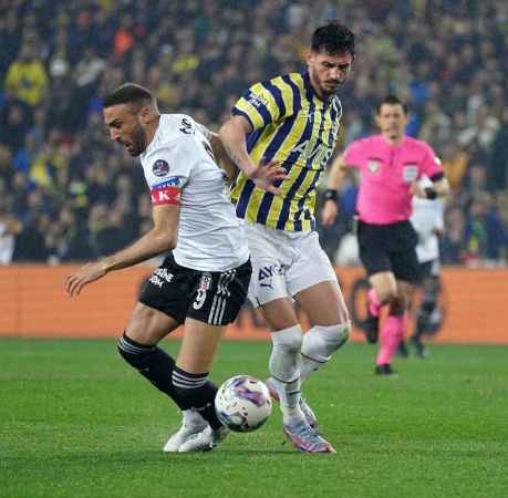 Fenerbahçe, 10 kişi kalan Beşiktaş'a mağlup oldu
