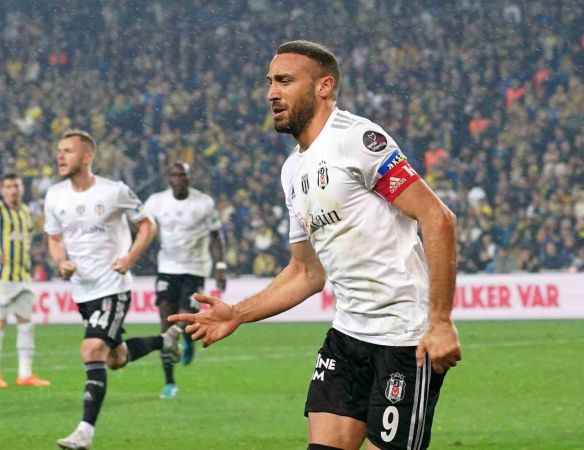 Fenerbahçe, 10 kişi kalan Beşiktaş'a mağlup oldu