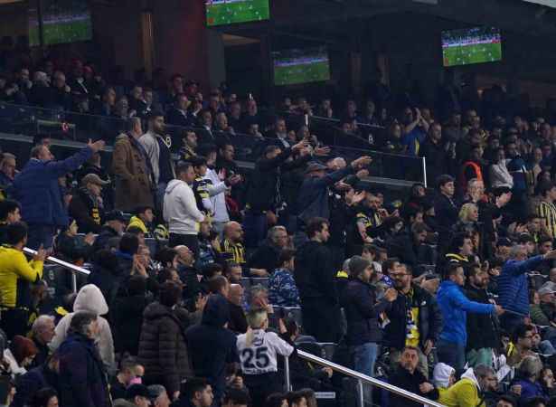 Fenerbahçe, 10 kişi kalan Beşiktaş'a mağlup oldu