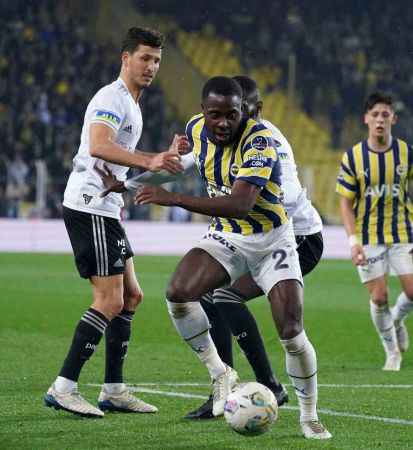 Fenerbahçe, 10 kişi kalan Beşiktaş'a mağlup oldu