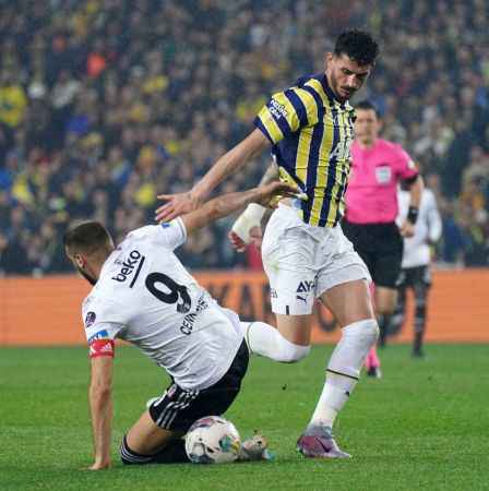 Fenerbahçe, 10 kişi kalan Beşiktaş'a mağlup oldu