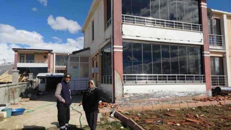 Milyonluk villadan AFAD çadırına