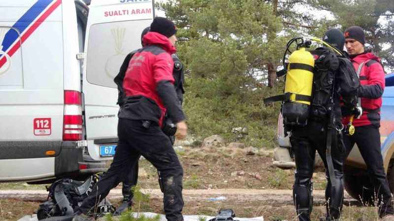 Bolu'da alabora olan teknede Ferdi Uludağ kayboldu
