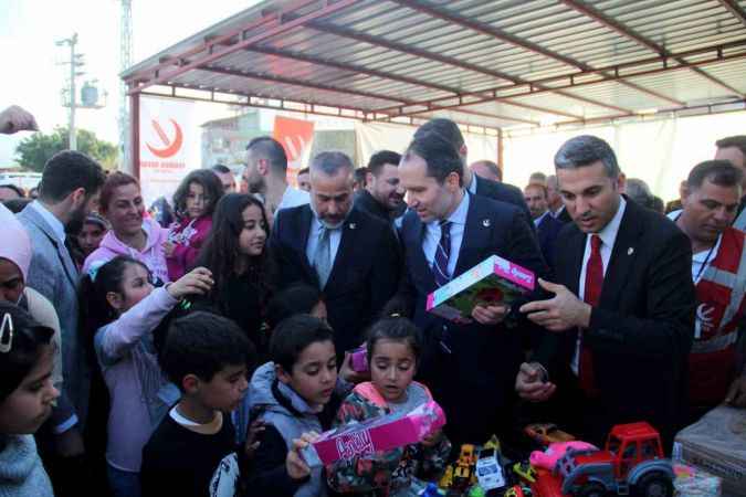 Fatih Erbakan, Hatay’da depremzedelerle bir araya geldi