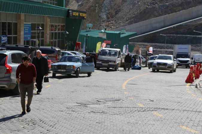 Taşınma işlemi tamamlanan Yusufeli’nde vatandaşlar yeni ilçeye alışmaya çalışıyor