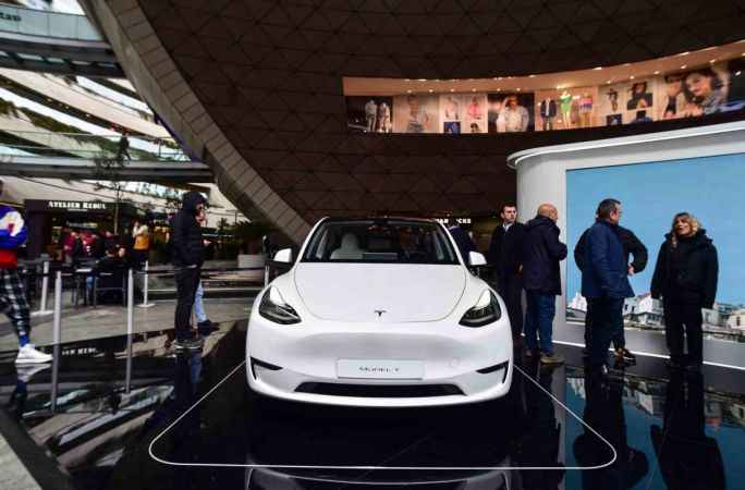 Tesla araçlara yoğun ilgi Tesla araçlara yoğun ilgi