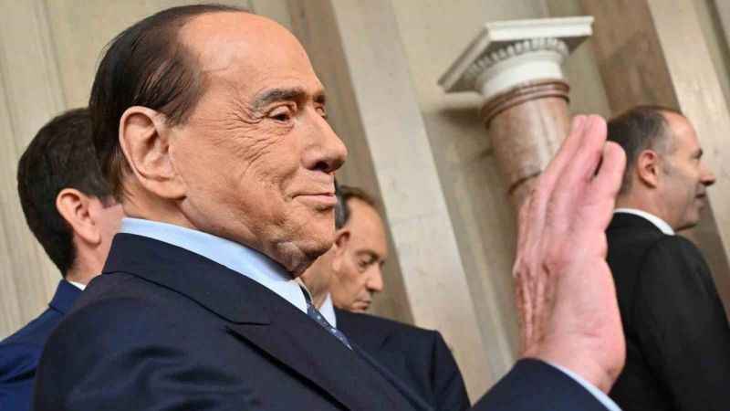 Eski İtalya Başbakanı Berlusconi yoğun bakımda