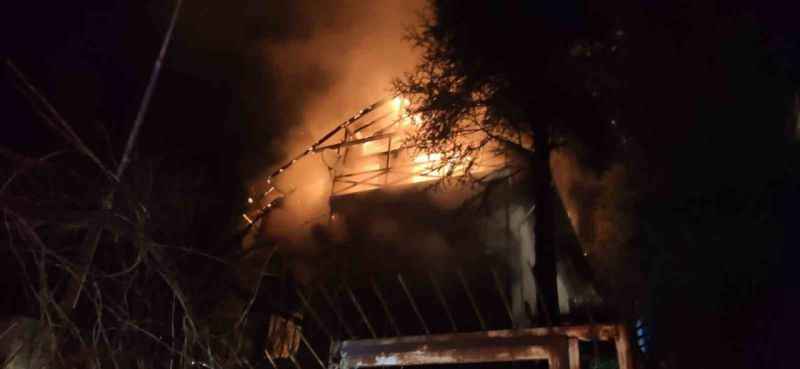 Ünlü oyuncu Şehsuvar Aktaş'ın anne ve babası yangında hayatını kaybetti