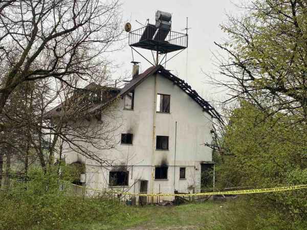 Ünlü oyuncu Şehsuvar Aktaş'ın anne ve babası yangında hayatını kaybetti