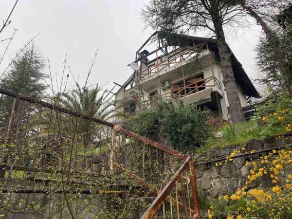 Ünlü oyuncu Şehsuvar Aktaş'ın anne ve babası yangında hayatını kaybetti