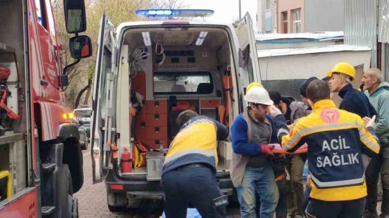 Kuyuya düşen Burhan Aka'nın bacağı demire saplandı