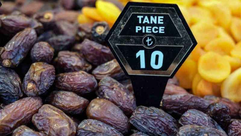 Hurma tane ile satılmaya başlandı; tanesi artık 10 TL