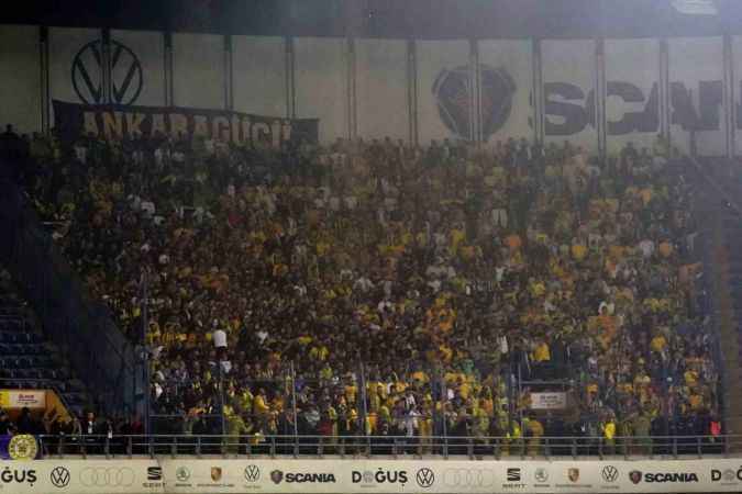 Fenerbahçe üç puanı uzatmalarda kazandı