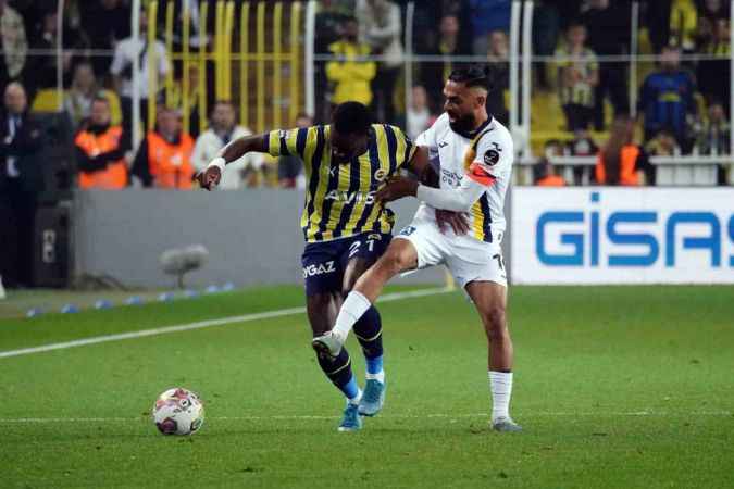 Fenerbahçe üç puanı uzatmalarda kazandı