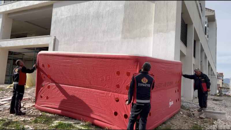 İntiharkolik Hasan sözünde durmadı, 85’inci defa çatıya çıktı