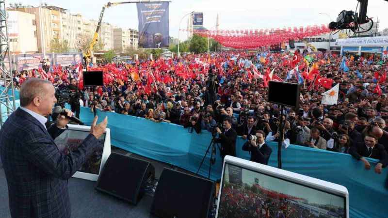 Ekonomik sıkıntı ve hayat pahalılığını yine biz çözeceğiz