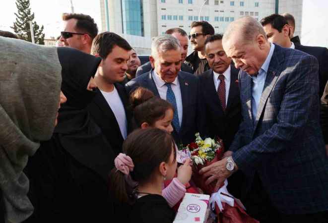 Ekonomik sıkıntı ve hayat pahalılığını yine biz çözeceğiz