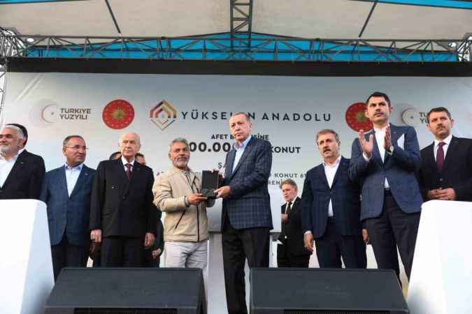 Ekonomik sıkıntı ve hayat pahalılığını yine biz çözeceğiz