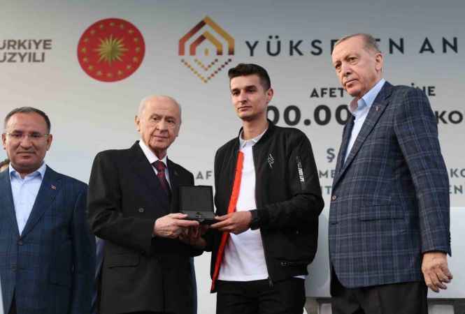 Ekonomik sıkıntı ve hayat pahalılığını yine biz çözeceğiz