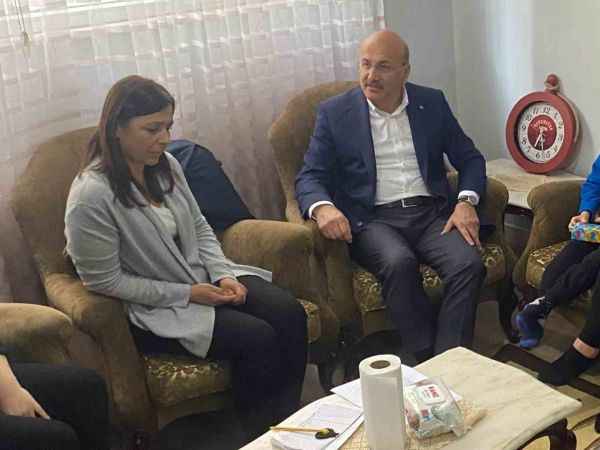 AK Parti İstanbul Milletvekili Adayı Orhan Narin'den depremzede aileye ev sözü