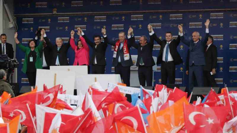 Bay bay Kemal ve Meral Hanım teröristlerle beraber