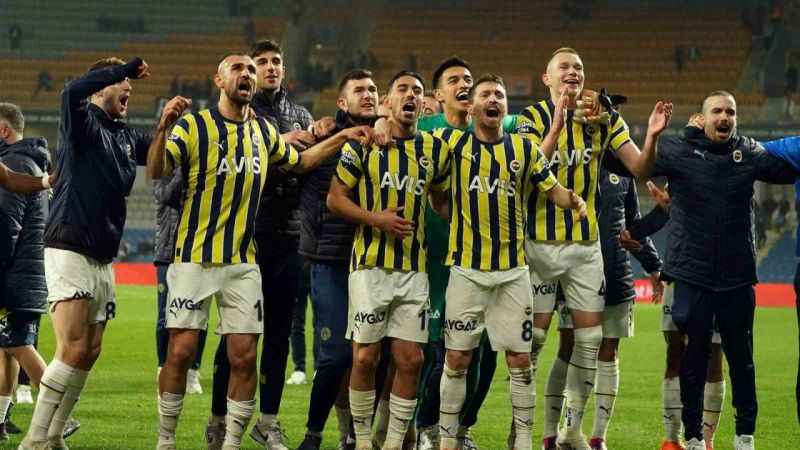 Fenerbahçe yine geriden gelip kazandı