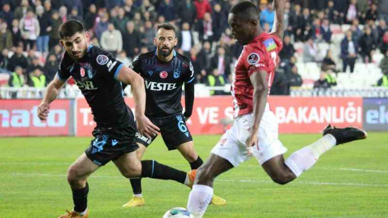 Sivasspor, Trabzonspor'u 4-1'le geçti