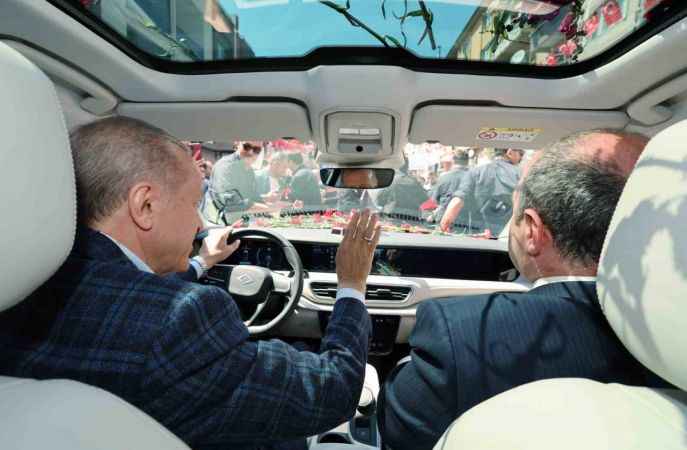 Cumhurbaşkanı Erdoğan Bursa’ya Togg aracıyla giriş yaptı