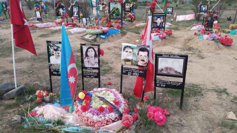 Ermeniler, Karabağ’da bulunan Ağdam Cuma Camii’ne zarar verip ahır olarak kullanmış