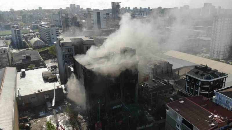 Yangın söndürme çalışmaları sürüyor