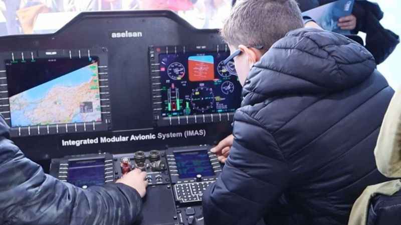 TEKNOFEST'te vatandaşlar yerli ve milli silahlara yoğun ilgi gösterdi