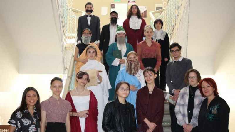 Atatürk Lisesi’nin bir koridoru ‘Felsefe Sokağı oldu