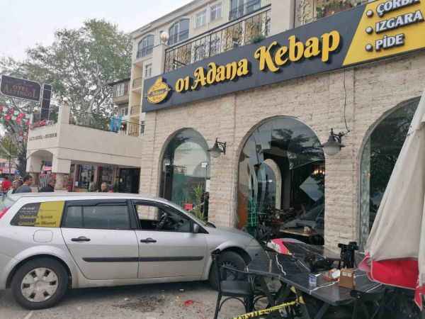 Sürücü gaz ve freni karıştırdı